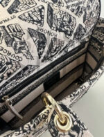 LADY DIOR D – LITE BEIGE PARIS. Size: :24 x 11 x 20cm - Image 2