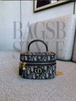 Dior 30 Montaigne Vanity — Premium Quality - Image 4