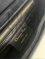⁦DIOR SIGNATURE. Size: 21 x 6 x 12cm⁩ - الصورة ⁦5⁩