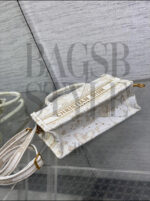 DIOR TOTE BOOK MINI . Size Mini: Length 21.5 xHeight  13 x Width 7.5 cm / 8.5 x 5 x 3 inches - Image 4